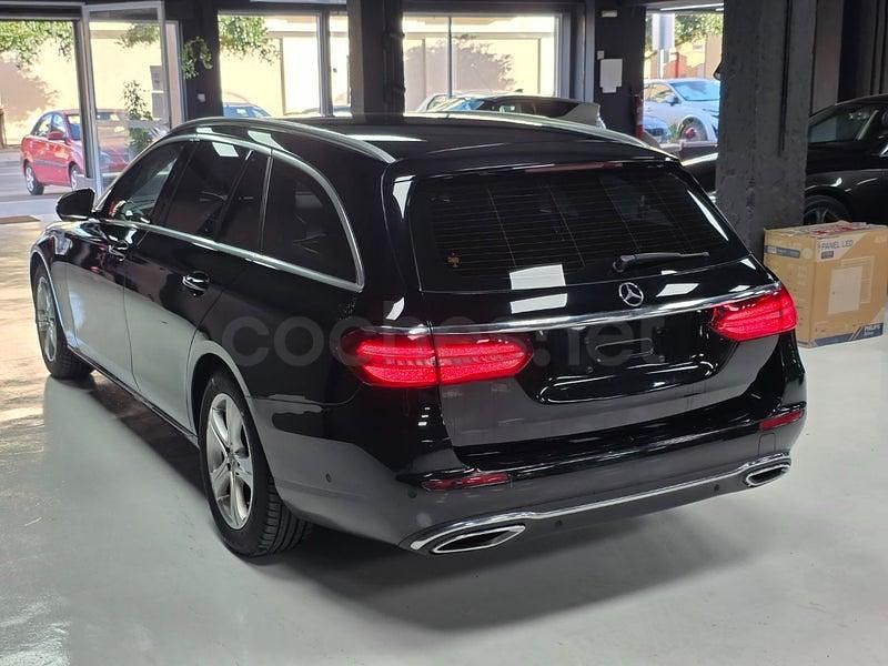 Usado Mercedes E220 194 CV (142 kW) 2018 Negro Familiar