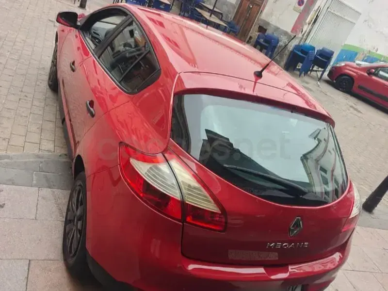 Usado Renault Mégane GrandTour Dynamique 110 CV (80 kW) 2009 Rojo Familiar