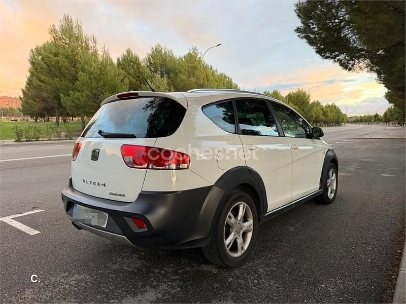 Usado Seat Altea 170 CV (125 kW) 2007 Blanco Monovolumen
