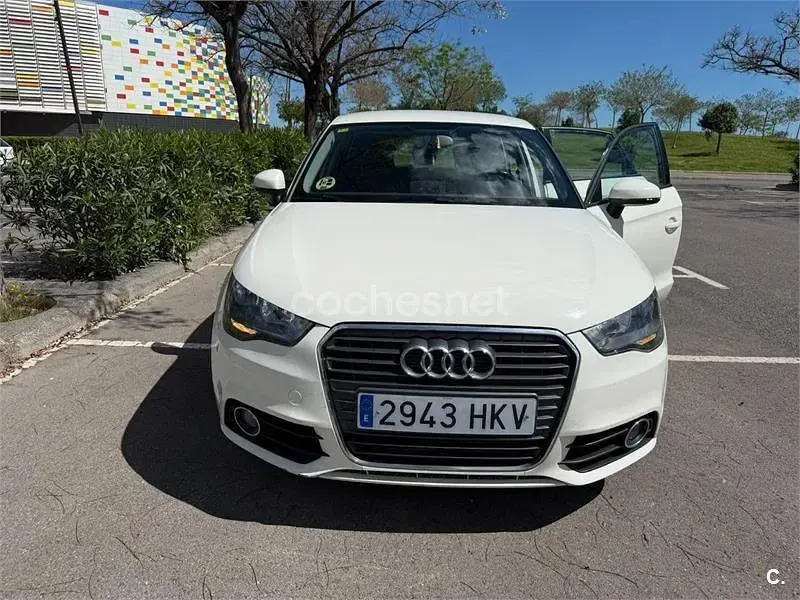 Usado Audi A1 Sportback Ambition 90 CV (66 kW) 2012 Blanco Utilitario