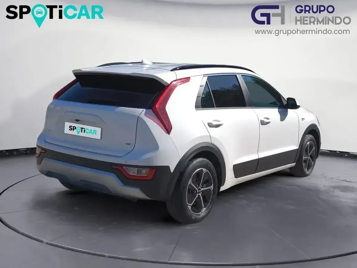 Usado Kia Niro 141 CV (103 kW) 2022 Blanco SUV