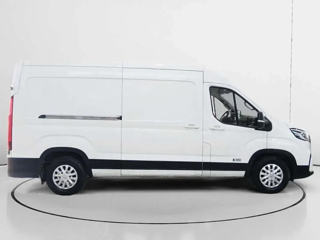 Usado Maxus V90 204 CV (150 kW) 2022 Blanco Van
