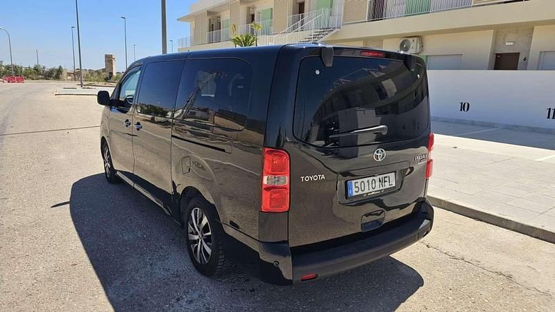 Usado Toyota Proace 177 CV (130 kW) 2018 Negro Monovolumen