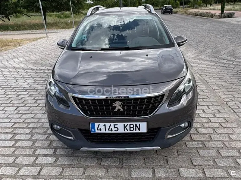 Usado Peugeot 2008 Allure 110 CV (80 kW) 2017 Gris / plata SUV