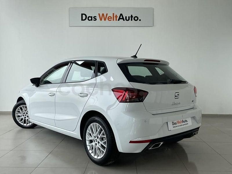 Usado Seat Ibiza FR 115 CV (84 kW) 2024 Blanco Utilitario
