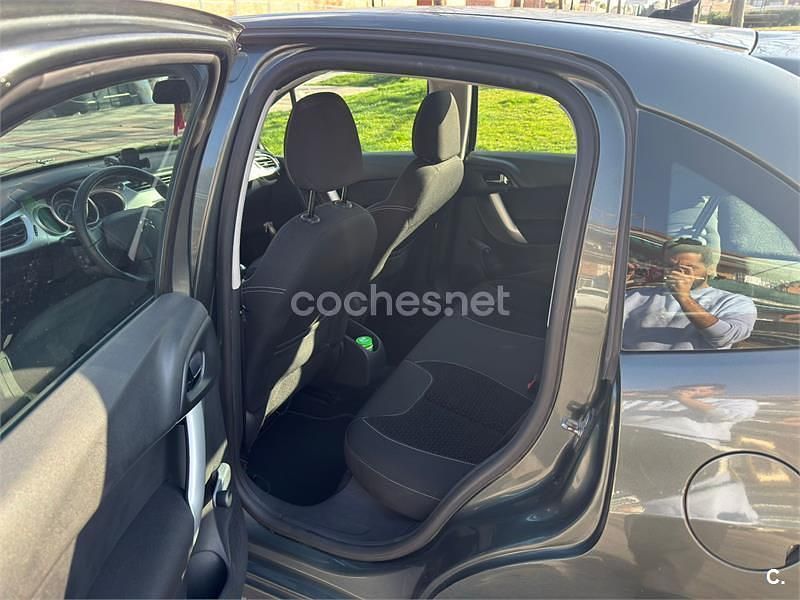 Usado Citroën C3 70 CV (51 kW) 2010 Gris / plata Berlina