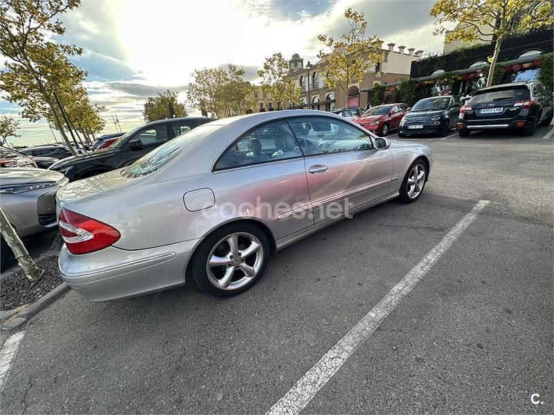 Usado Mercedes CLK200 Avantgarde 163 CV (119 kW) 2003 Gris / plata Coupe
