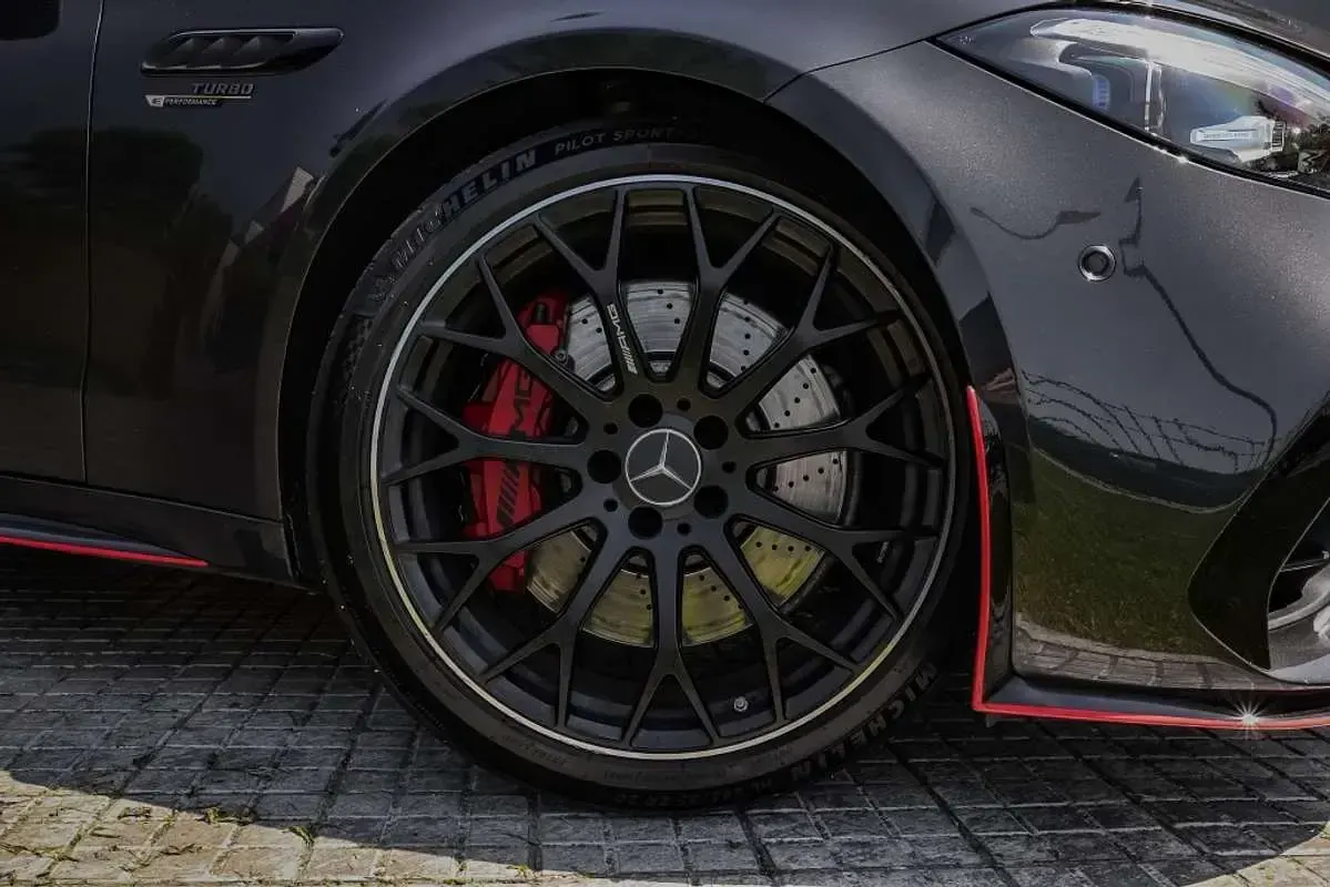 Usado Mercedes C63 AMG AMG 680 CV (500 kW) 2024 Gris Berlina