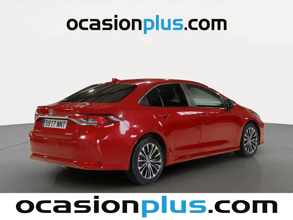 Usado Toyota Corolla Style 140 CV (102 kW) 2024 Rojo Berlina