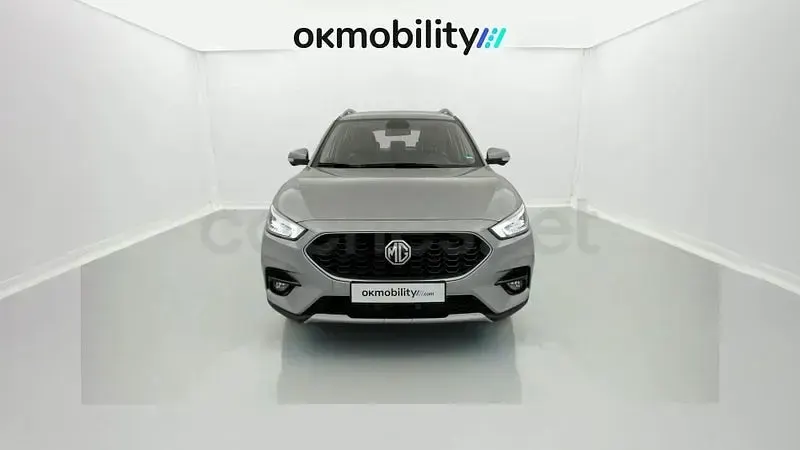 Usado MG ZS Luxury 111 CV (81 kW) 2024 Gris / plata SUV