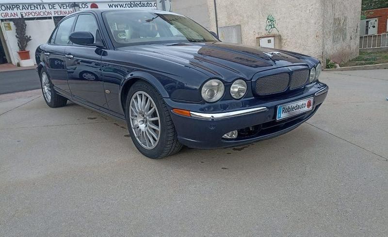 Usado Jaguar XJ 207 CV (152 kW) 2006 Azul Berlina