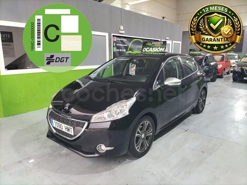 Usado Peugeot 208 Allure 95 CV (69 kW) 2012 Negro Utilitario