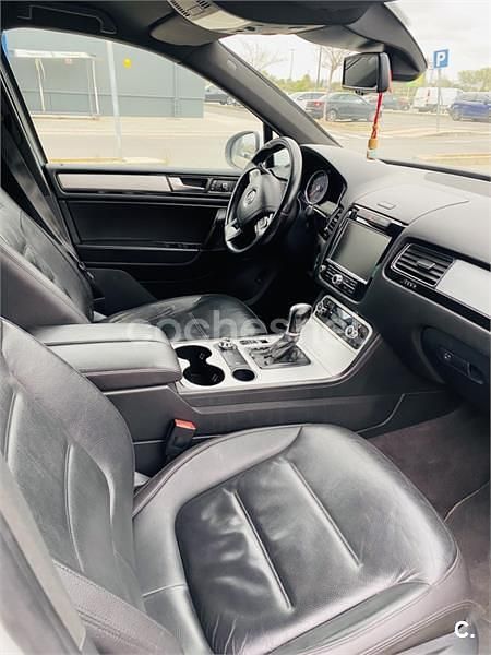 Second-hand VW Touareg 245 CP (180 kW) 2012 Alb SUV
