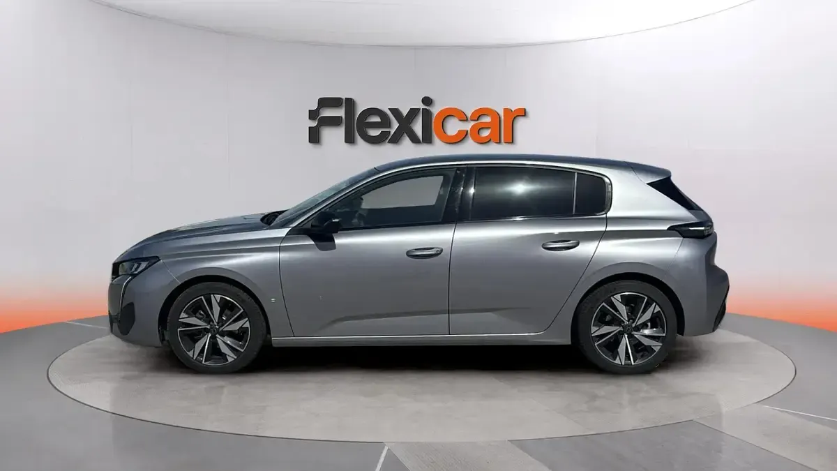 Usado Peugeot 308 Allure 131 CV (96 kW) 2024 Gris Berlina