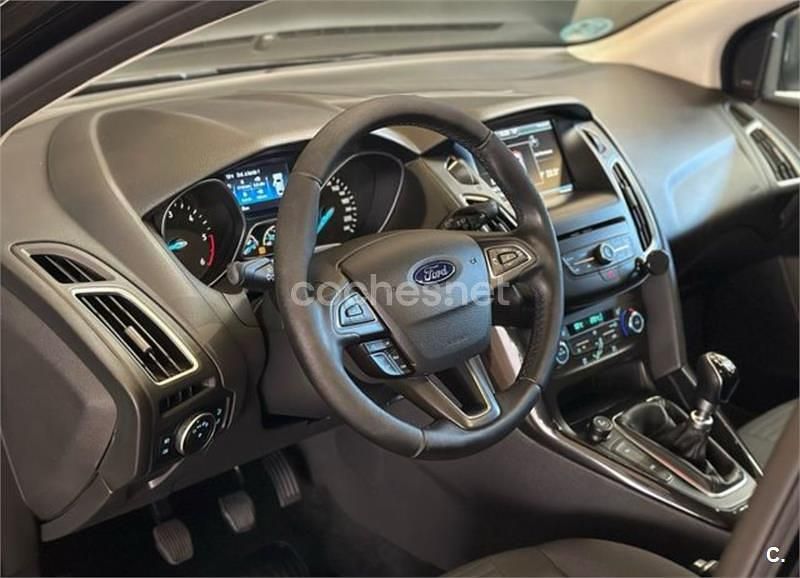 Usado Ford Focus Titanium 120 CV (88 kW) 2016 Azul Berlina