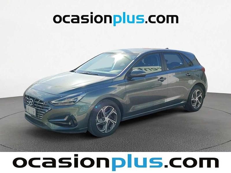 Usado Hyundai i30 120 CV (88 kW) 2022 Gris Utilitario