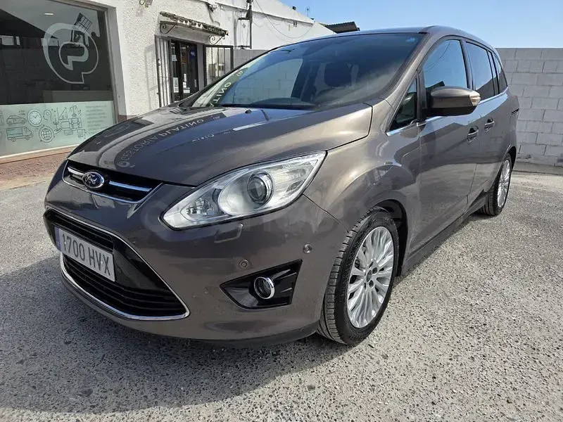 Usado Ford Grand C-Max Titanium 140 CV (102 kW) 2014 Gris / plata Monovolumen