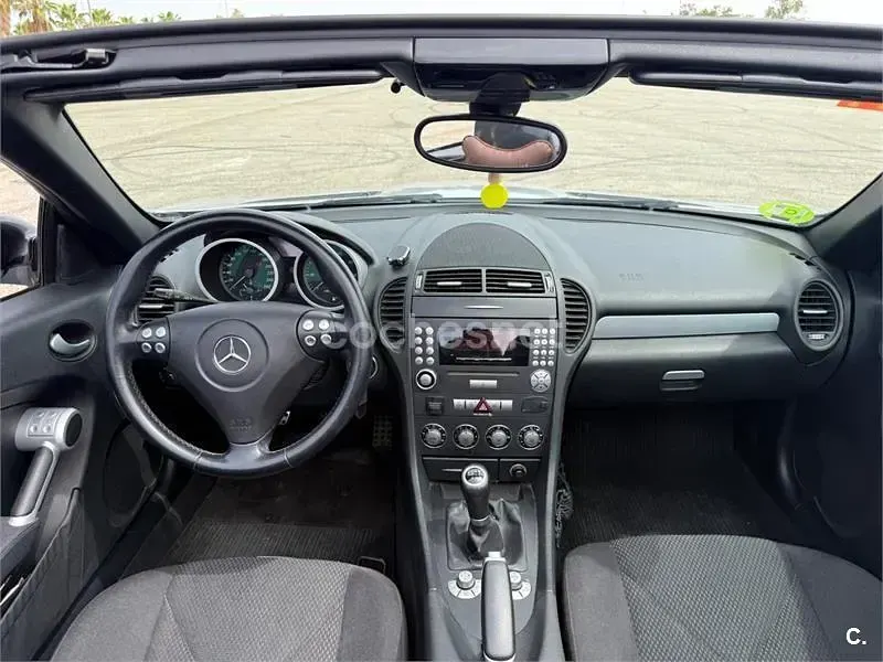 Usado Mercedes SLK200 163 CV (119 kW) 2007 Gris / plata Descapotable