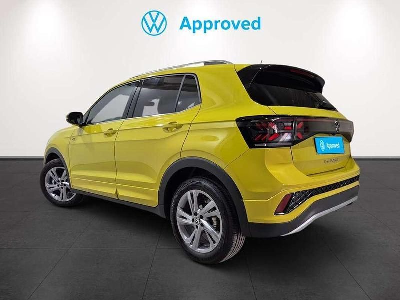 Usado VW T-Cross R-line 116 CV (85 kW) 2025 Amarillo SUV
