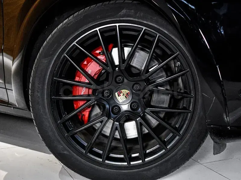 Usado Porsche Cayenne 460 CV (338 kW) 2021 Negro SUV