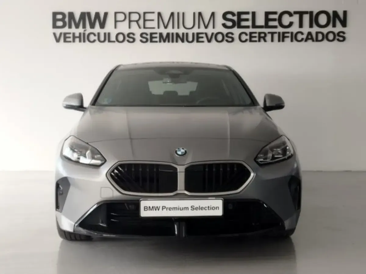 Usado BMW 120 Comfort Edition 170 CV (125 kW) 2026 Gris Utilitario