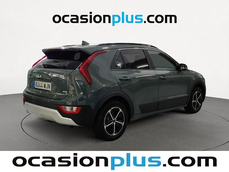 Usado Kia Niro 141 CV (103 kW) 2023 Gris / plata SUV