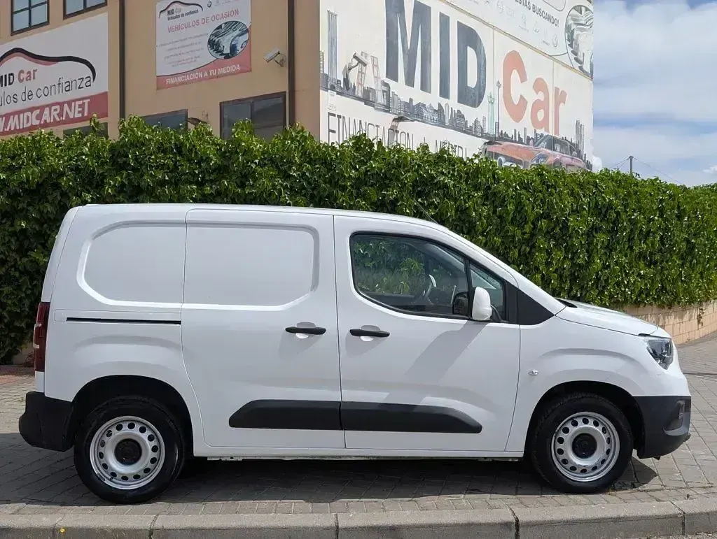 Usado Opel Combo S 100 CV (73 kW) 2020 Blanco Monovolumen