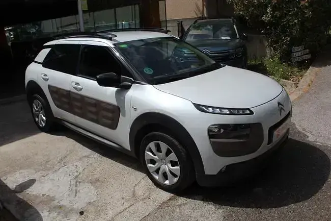 Usado Citroën C4 Cactus Feel 110 CV (80 kW) 2017 Blanco Utilitario