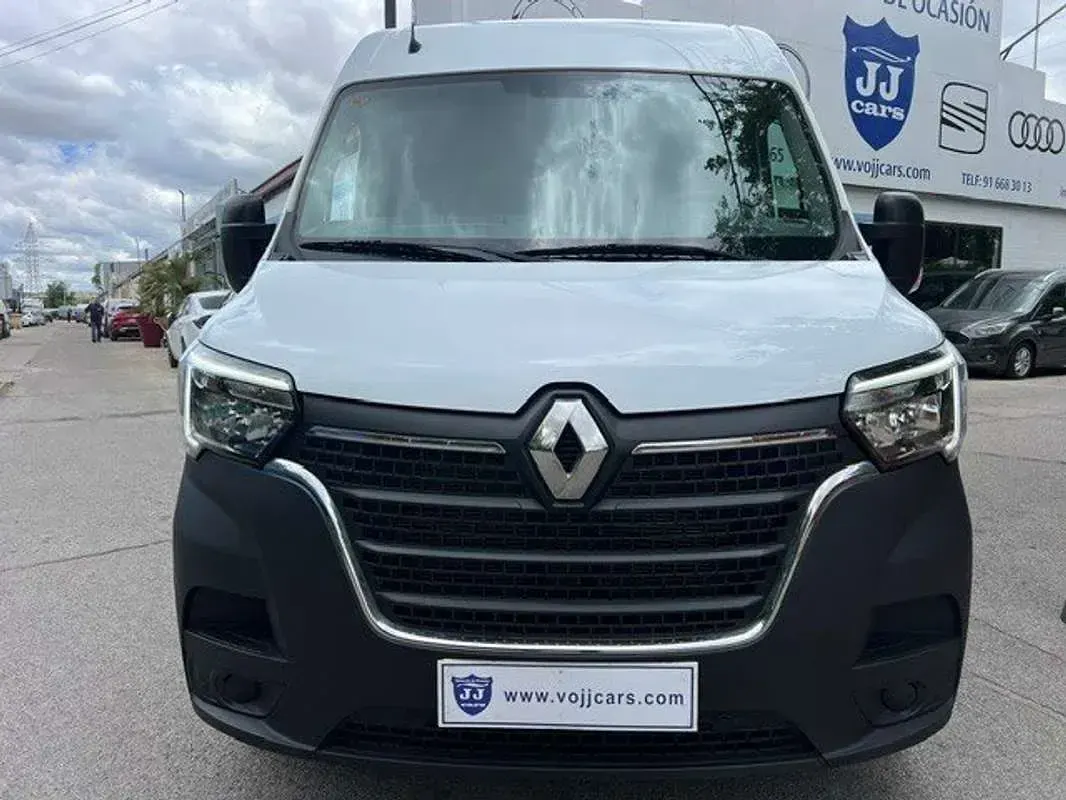 Usado Renault Master 135 CV (99 kW) 2023 Blanco Monovolumen