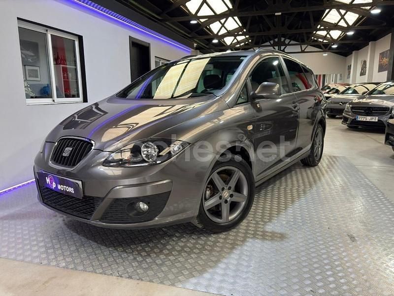 Usado Seat Altea I-Tech 105 CV (77 kW) 2014 Gris / plata Monovolumen