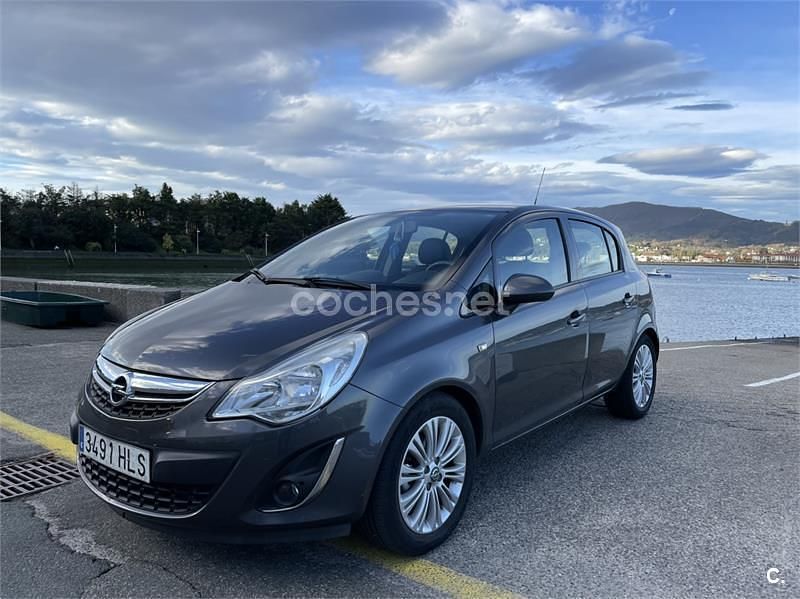 Gris / plata Usado 2012 Opel Corsa Excellence Berlina | 6000 € (Precio justo) - Imagen 1/1