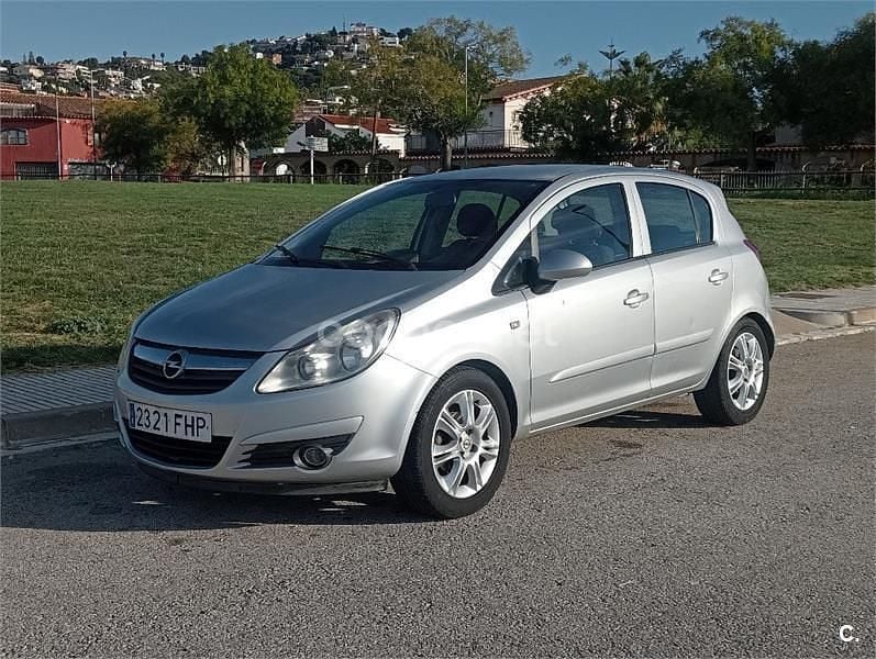 Gris / plata Usado 2006 Opel Corsa Cosmo Berlina | 3200 € (Super precio) - Imagen 1/4