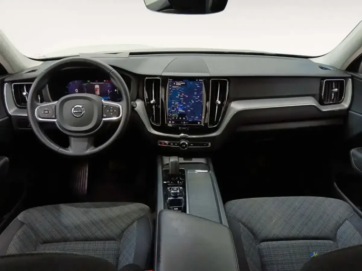 Usado Volvo XC40 Core 253 HP (186 kW) 2022 Azul SUV