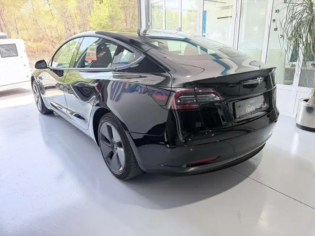Usado Tesla Model 3 Standard Range 239 kW (325 CV) 2019 Negro Berlina