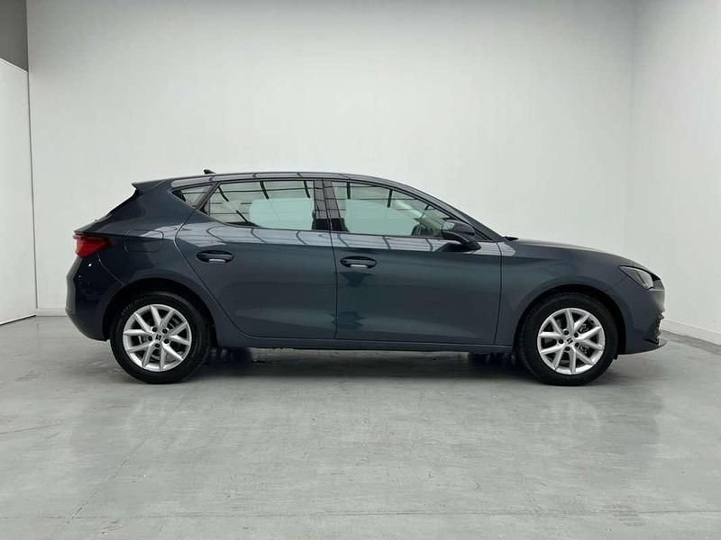 Usado Seat Leon Style 116 CV (85 kW) 2024 Gris Berlina