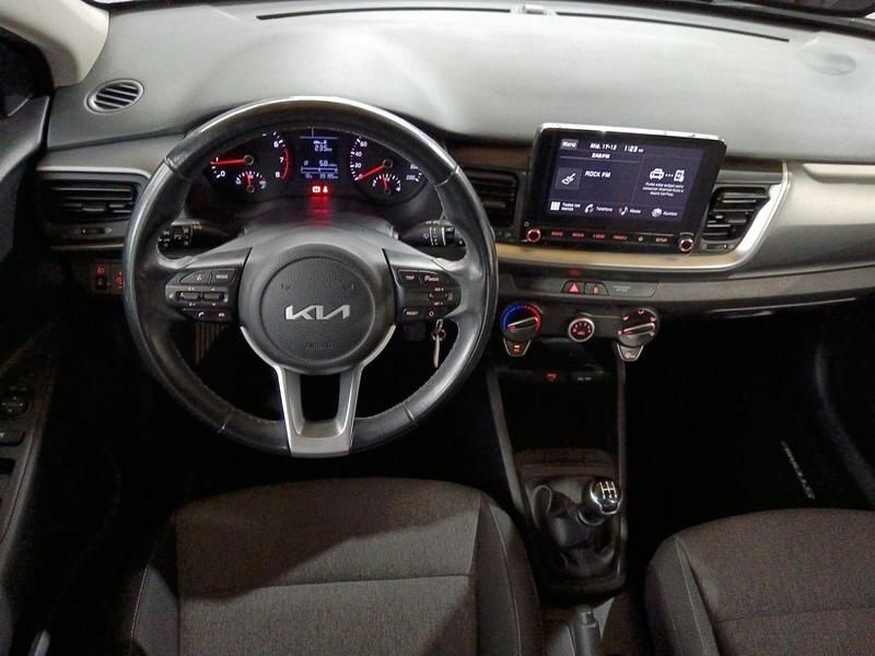 Usado Kia Stonic 84 CV (61 kW) 2023 Rojo SUV
