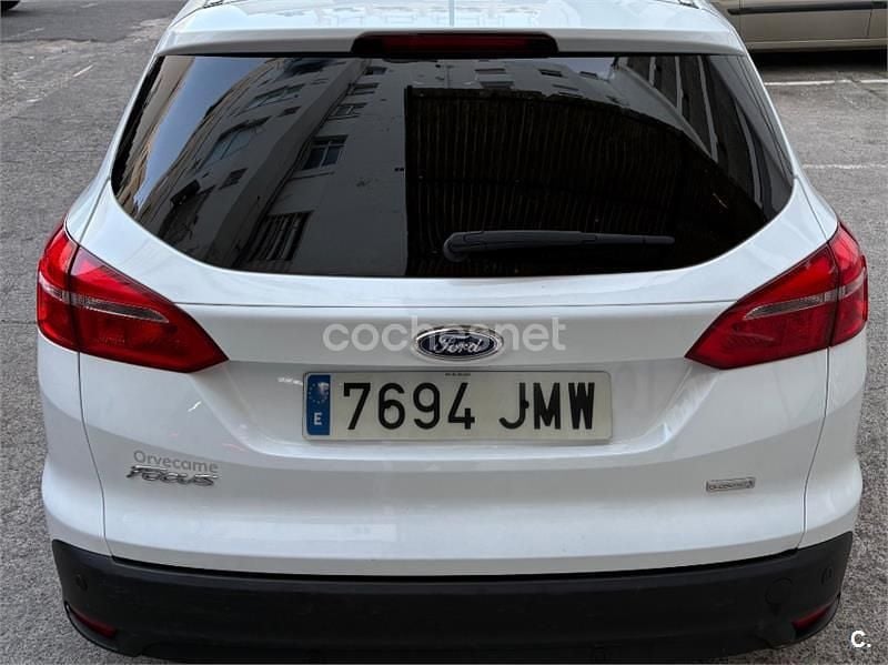Usado Ford Focus Trend 125 CV (91 kW) 2016 Blanco Familiar