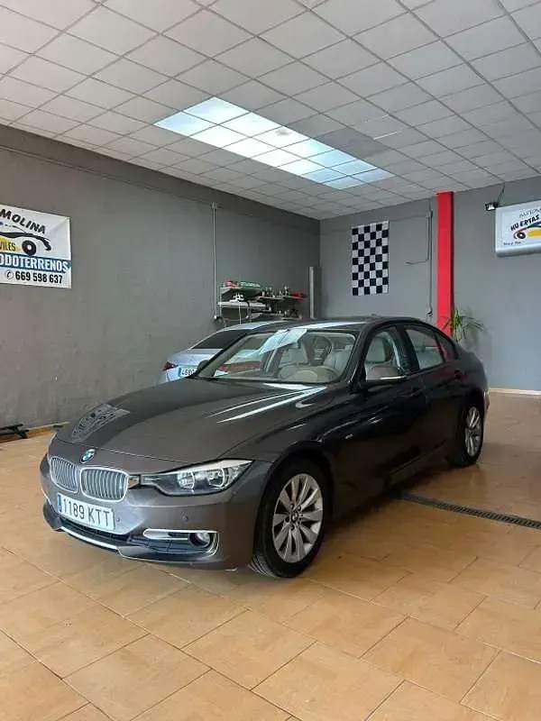 Usado BMW 318 143 CV (105 kW) 2012 Marrón Berlina