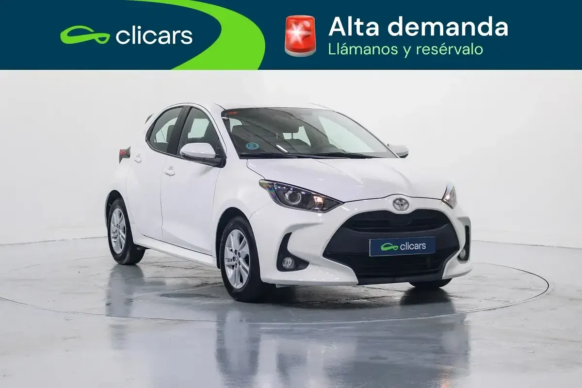 Käytetty Toyota Yaris Edition 125 HP (91 kW) 2021 Valkoinen Viistoperä