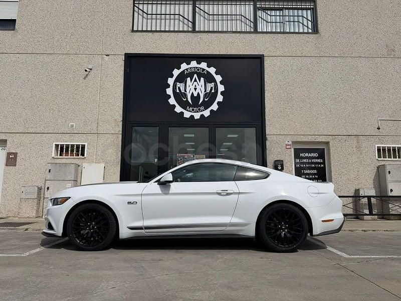 Usado Ford Mustang GT Fastback 419 CV (308 kW) 2018 Blanco Coupe