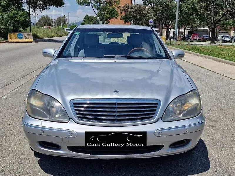 Usado Mercedes S320 197 CV (144 kW) 2001 Gris / plata Berlina