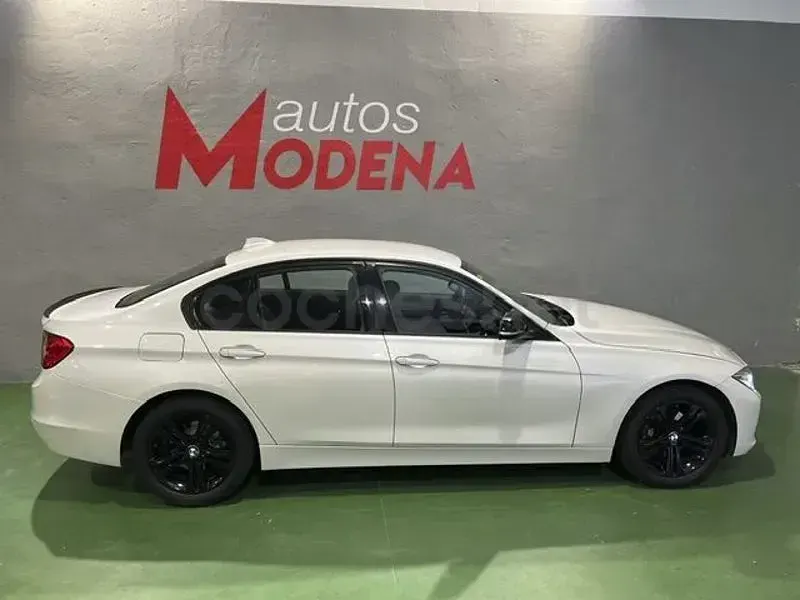Usado BMW 318 Sport Line 150 CV (110 kW) 2015 Blanco Berlina