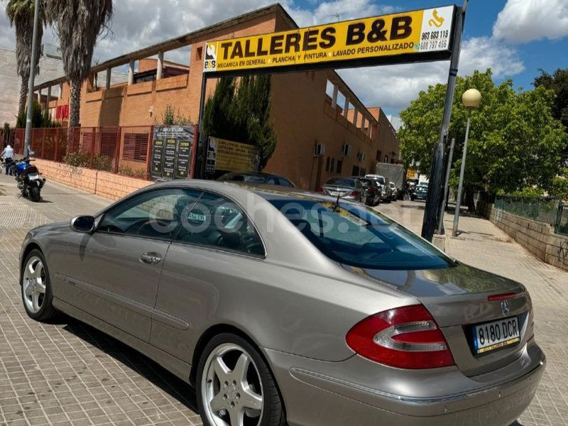 Usado Mercedes CLK320 Avantgarde 218 CV (160 kW) 2003 Gris / plata Coupe