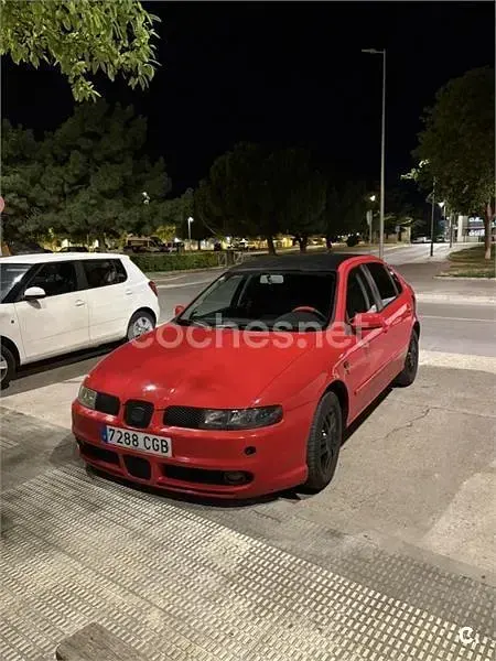 Usado Seat Leon Stella 105 CV (77 kW) 2003 Rojo Utilitario