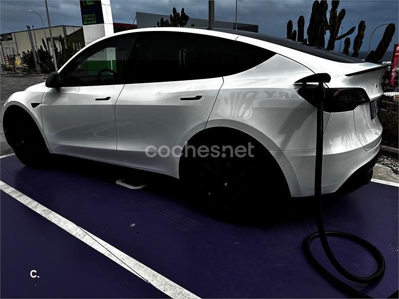 Usado Tesla Model Y RWD 250 kW (340 HP) 2023 Eléctrico SUV