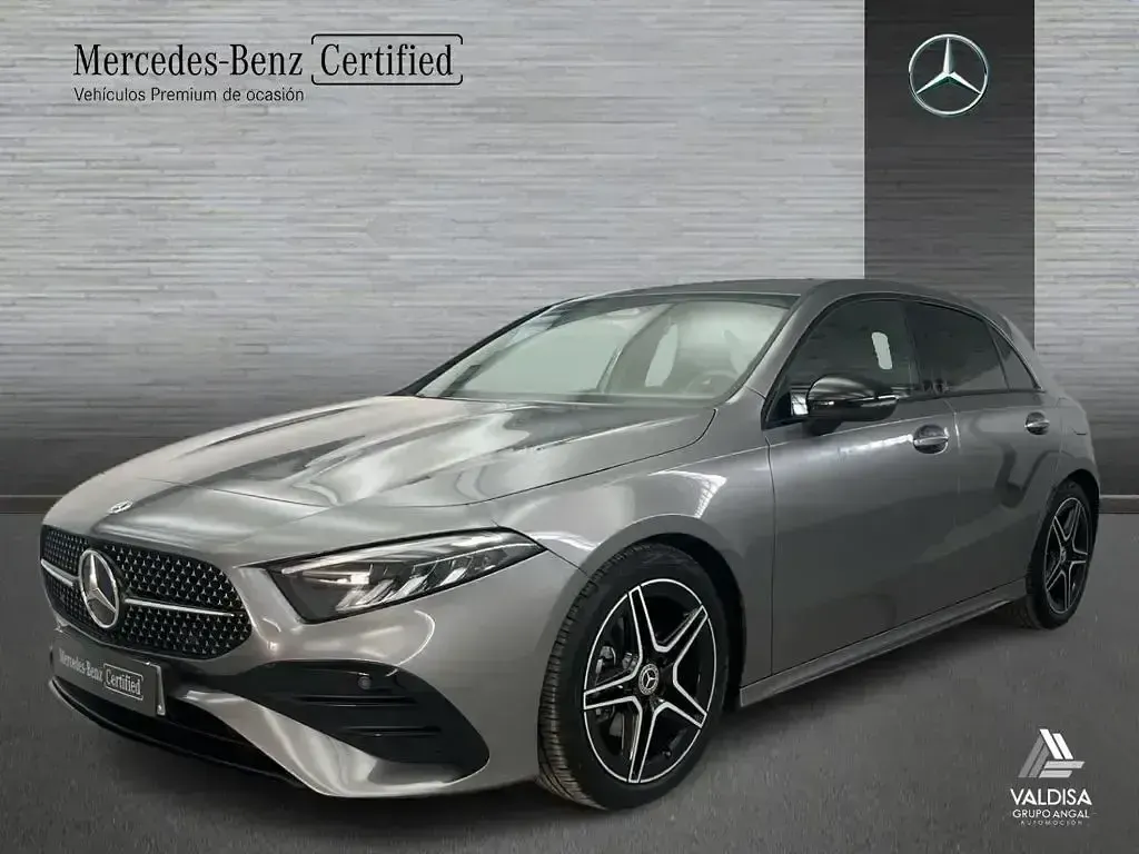 Usado Mercedes A180 AMG line 116 HP (85 kW) 2025 Sedan