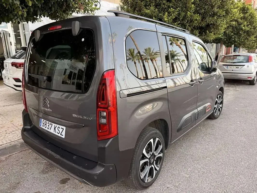 Usado Citroën Berlingo Shine 131 CV (96 kW) 2019 Gris Monovolumen