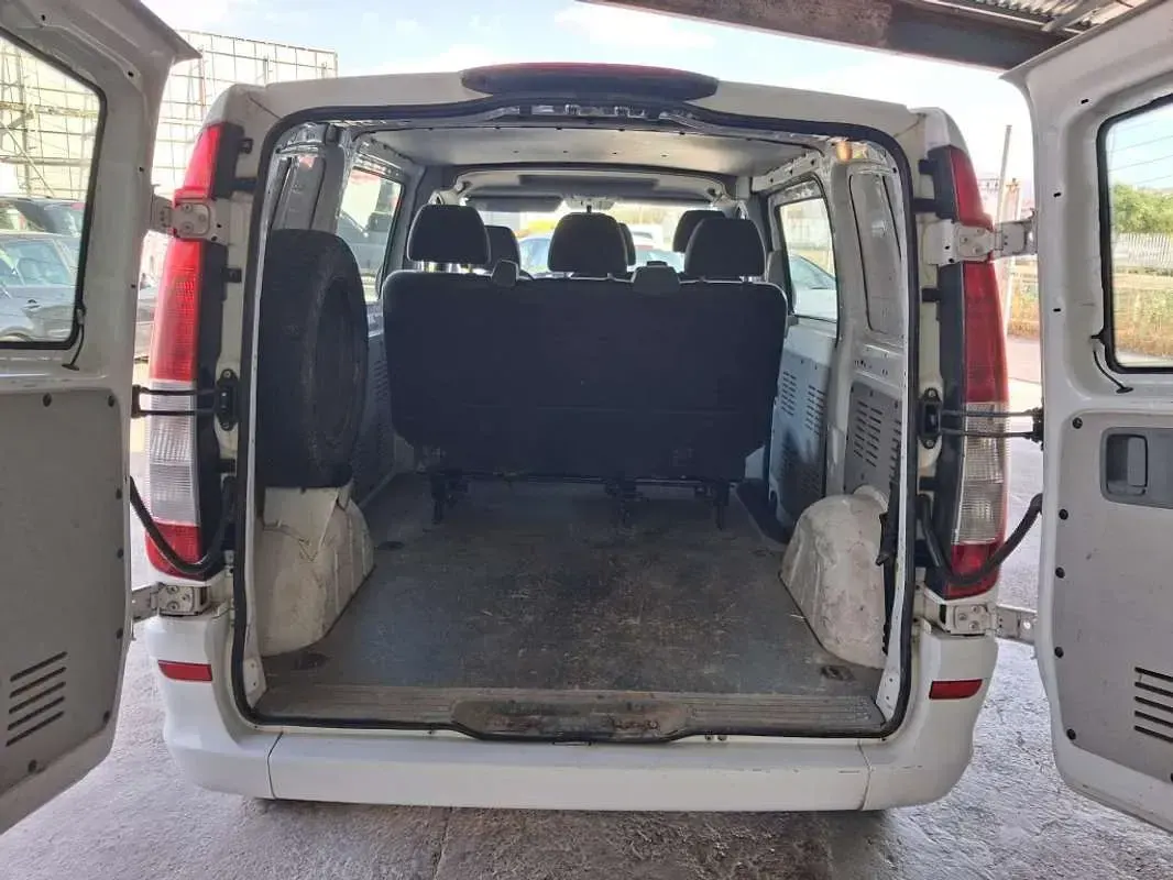 Usado Mercedes Vito 110 CV (80 kW) 2005 Blanco Van