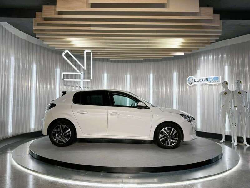 Usado Peugeot 208 Allure 102 CV (75 kW) 2019 Blanco Utilitario