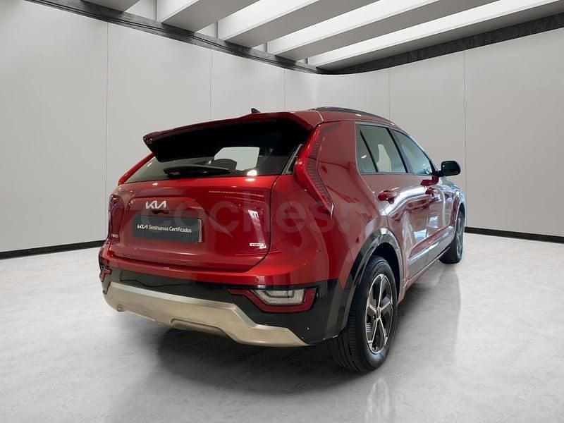 Usado Kia Niro 141 CV (103 kW) 2024 Rojo SUV